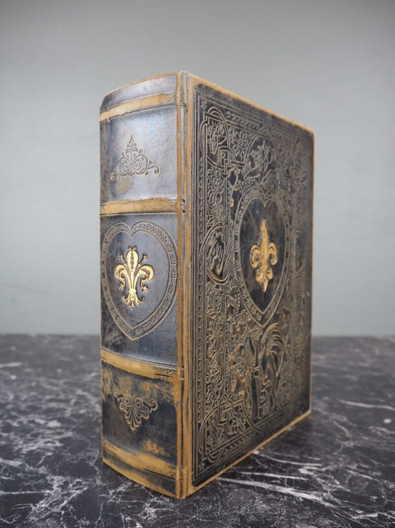Flurdelise Book