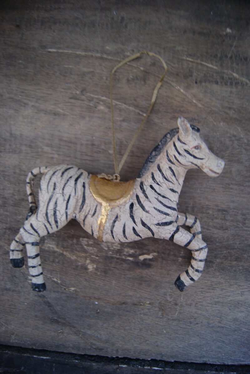 New Crousel Zebra Orn Ant Crck