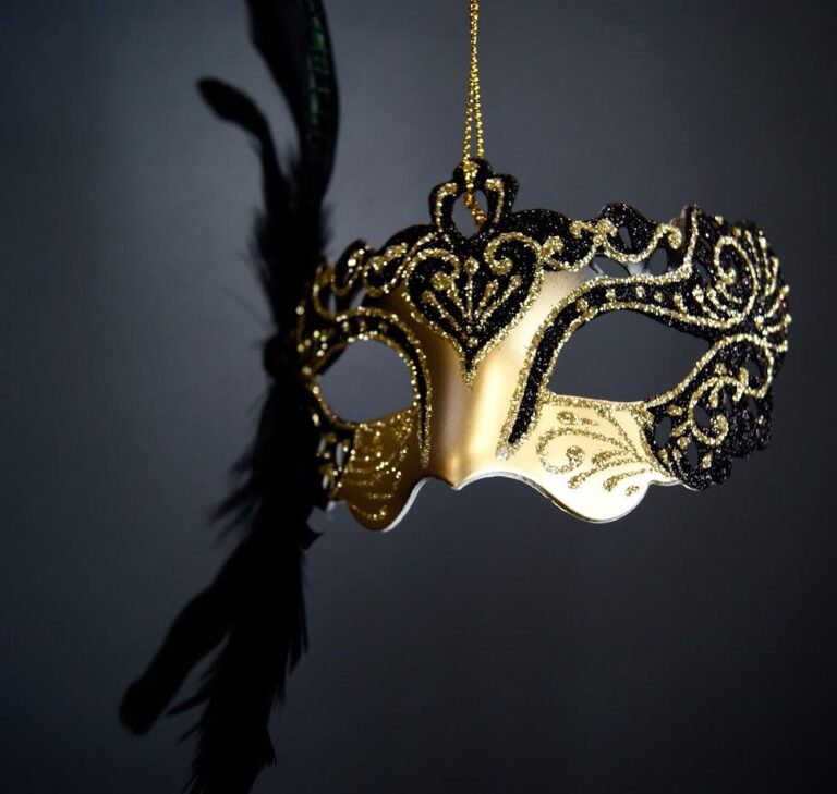 Mask Mini w Feather 10CM