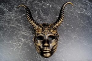 Mask w Horn