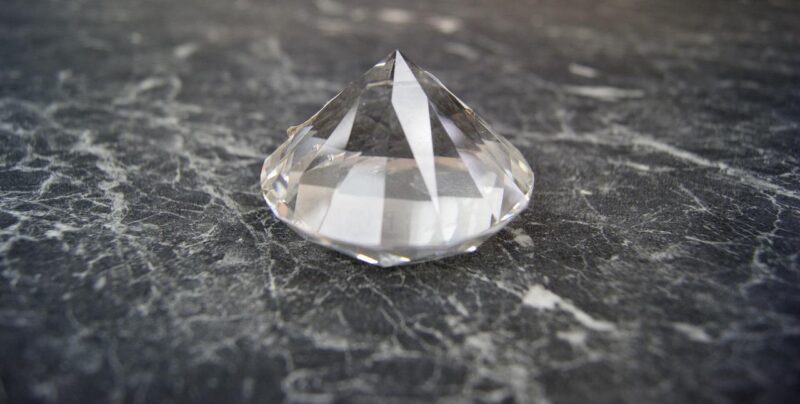 Glass masonry L diamond