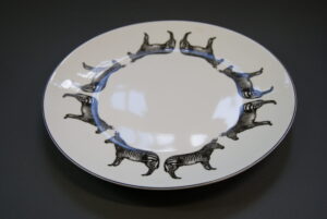 ROUND PLATE ZEBRA