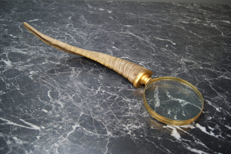 Resin Horn Magnifying Glass