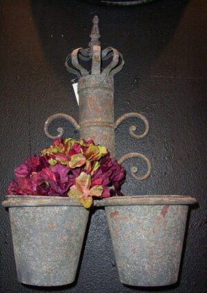 Metal Crown Wall Planter