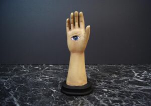 Sml Hand with Eye Skintone