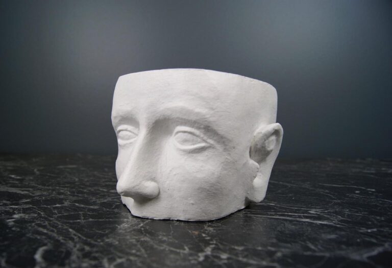 HEAD WHITE