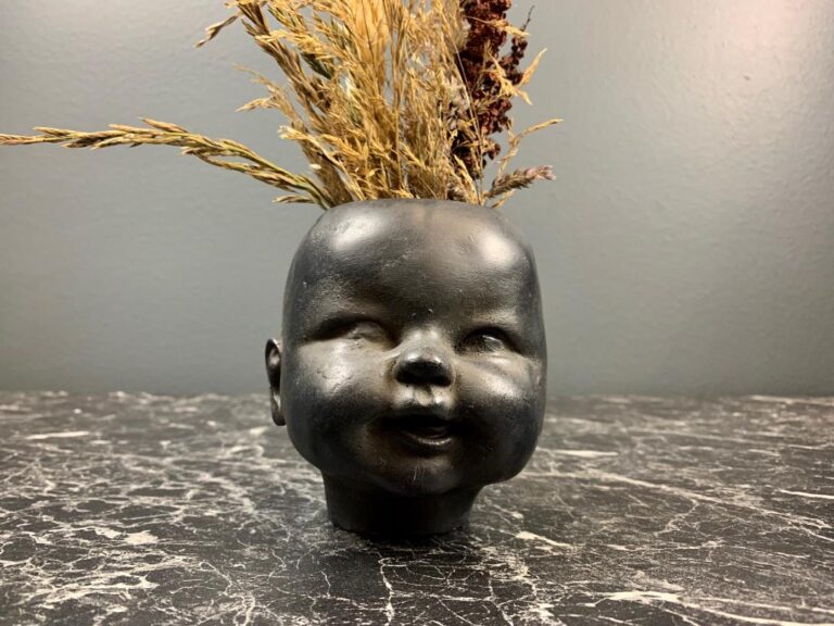 Doll Head C planter BA