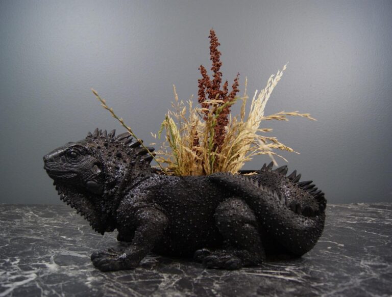 Lizard planter
