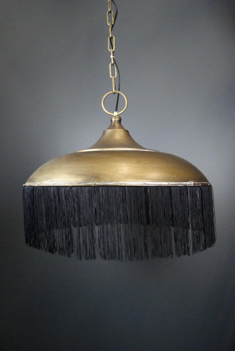 Hanging lamp w tassel