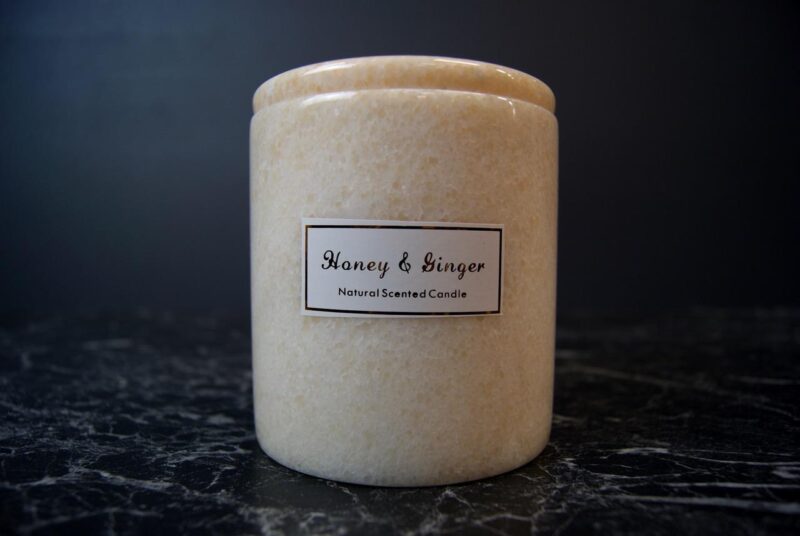 Marble candle honey & ginger fragrance