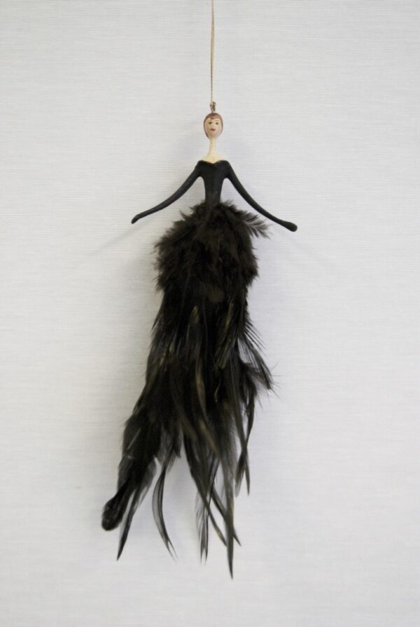 Lady Mean W/ Feathers Blck
