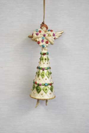 Lady Holding Heart W/ Diamond