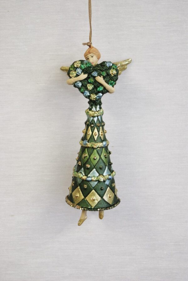 Lady Holding Heart W/ Diamond
