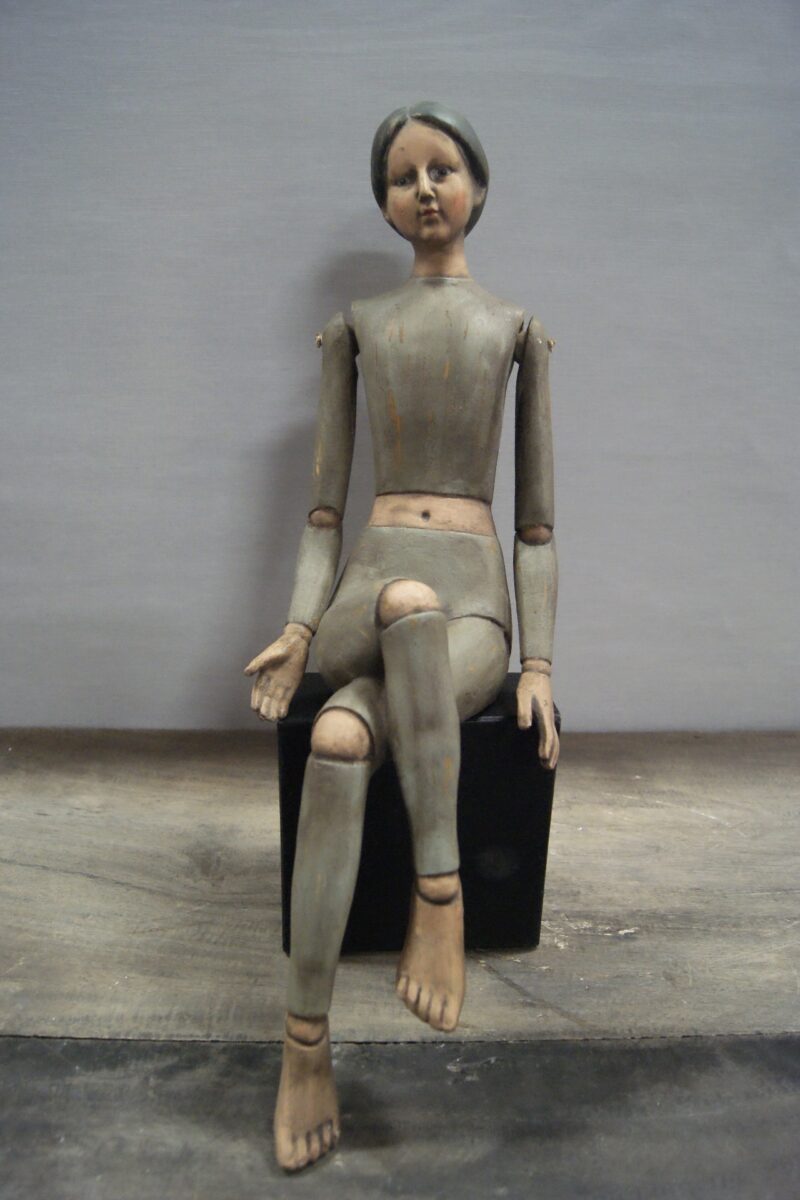 lady Sitting Crossed Leg MGDA