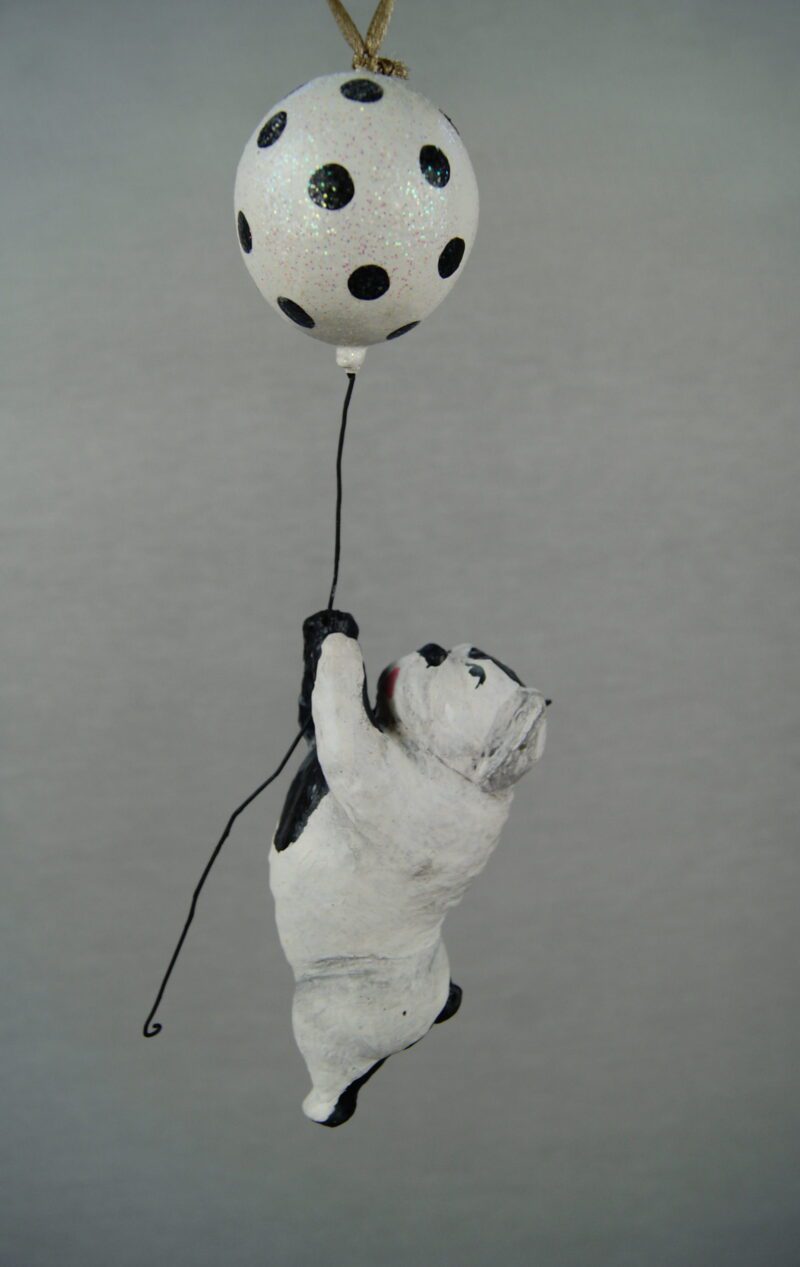 Brutus Holding Balloon wht/blk polka balloon