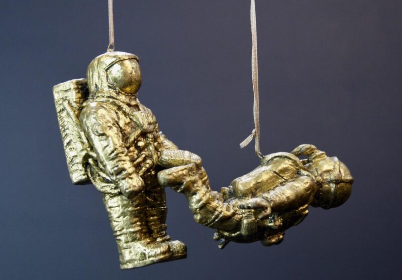 Astronaut Orn Gold Ant. A/2