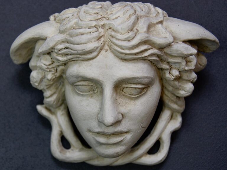 Medusa's Head Wall Décor Matte White Antique