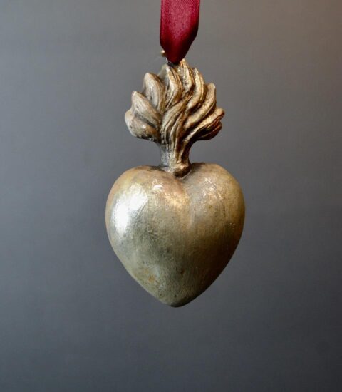 Heart w/ flame on top & Rays Silver Ant Dist