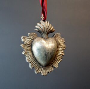 Heart w/ flame on top Silver Ant Dist