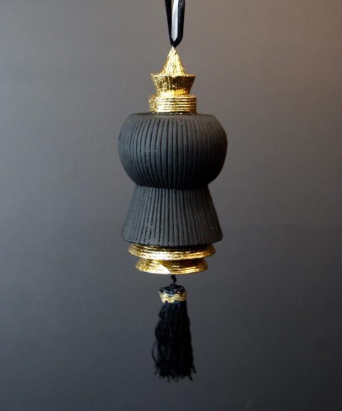 Dome Shape Orn Matte Blk/GL/Tassel