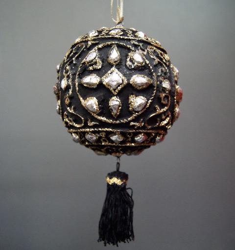 Jewel embossed round orn Sil Blk w/ tassel