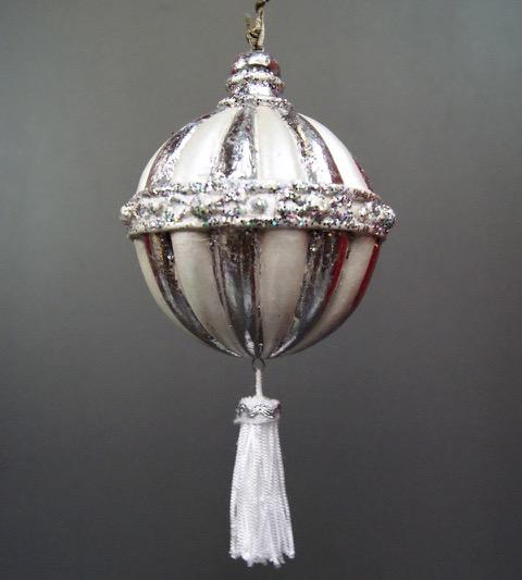 Linear Pattern orn SL and White w/ tassel