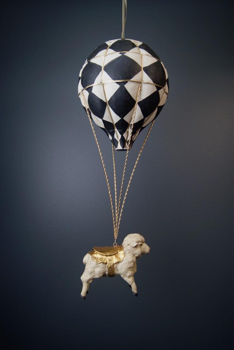 Lamb w Saddle w Med Airballoon Black/White Ant Pattern