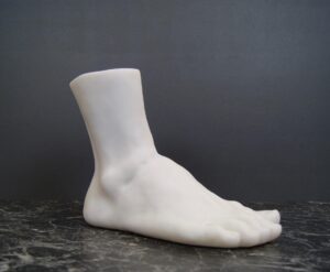 L12" male feet