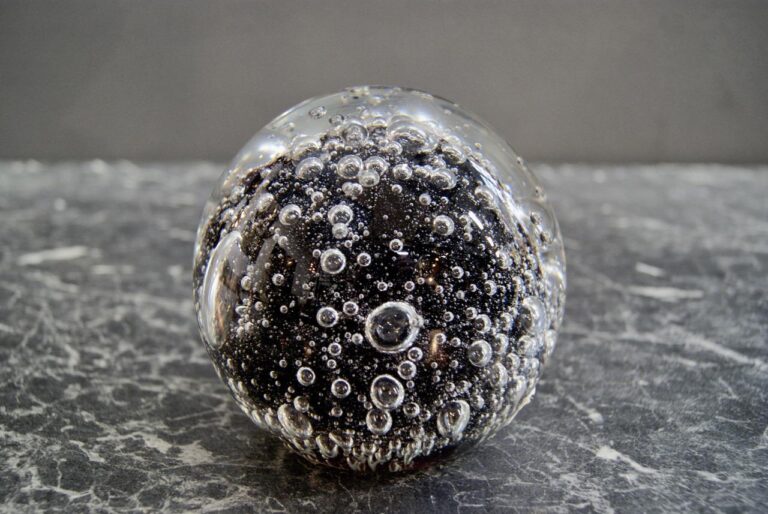 Glass round black