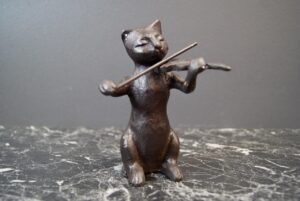 Cat w Violin