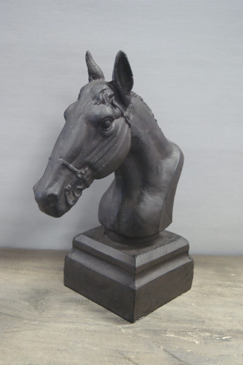 Horse head on base iron