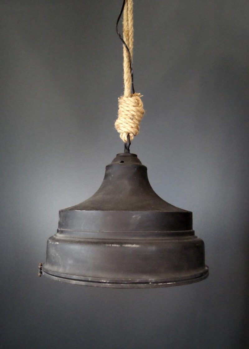 Lamp w Rope