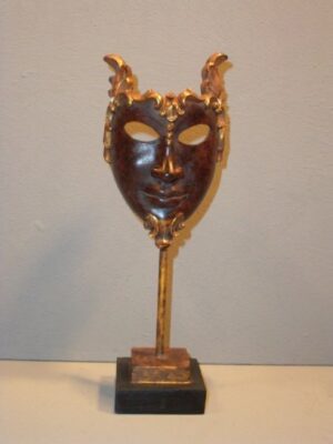 Mask lady middle