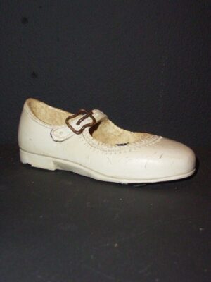 SHOE FIGURINE
