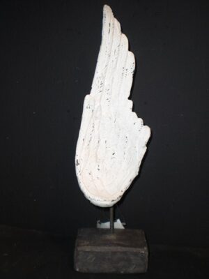 Wings On Base White Dist