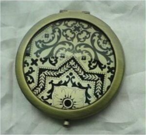 Pattern Compact Mirror