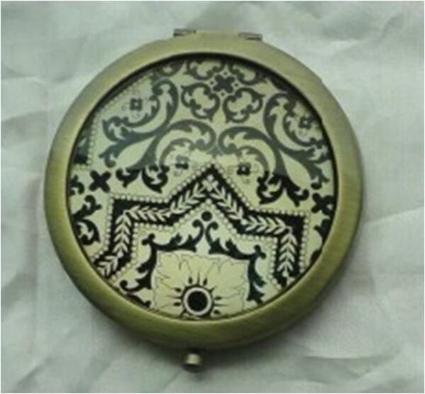 Pattern Compact Mirror