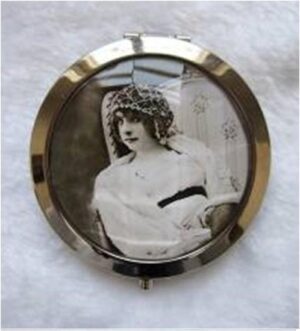 Mirror - Vintage Lady