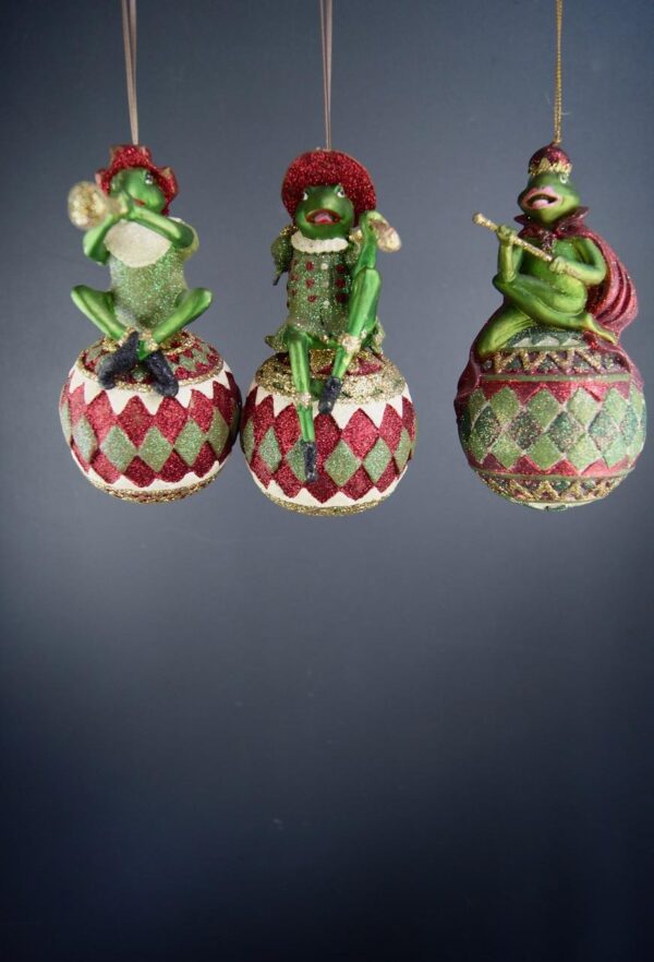 Harl musical frog on ball A/3