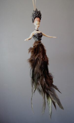 Drgon Lady W/Feathers Blck