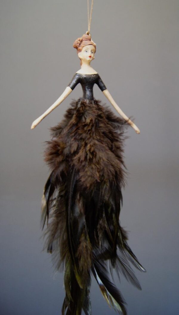 Lady Nancy W/ Feathers Blck