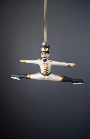 Splitting Nutcracker Pearl white GL