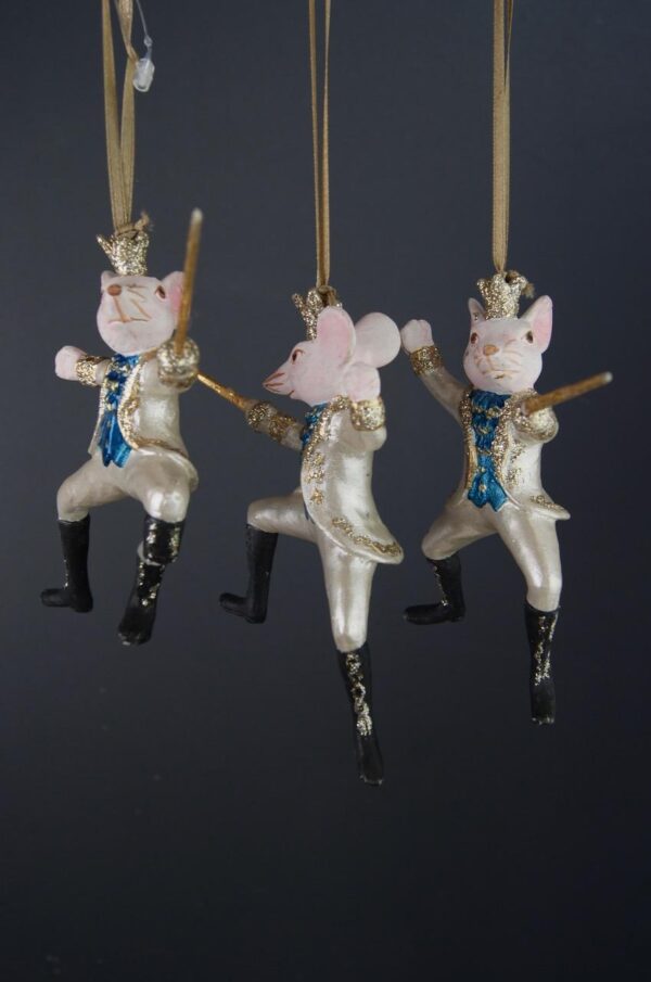 Mouseketeer A/3 Pearl wht/Blue Glits