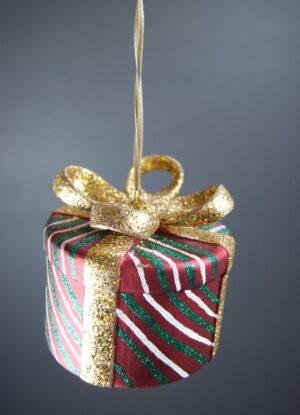 Round Gift box orn Satin Red with Green/White glits