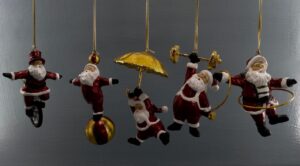 Circus Santa a/5 with goldleaf details