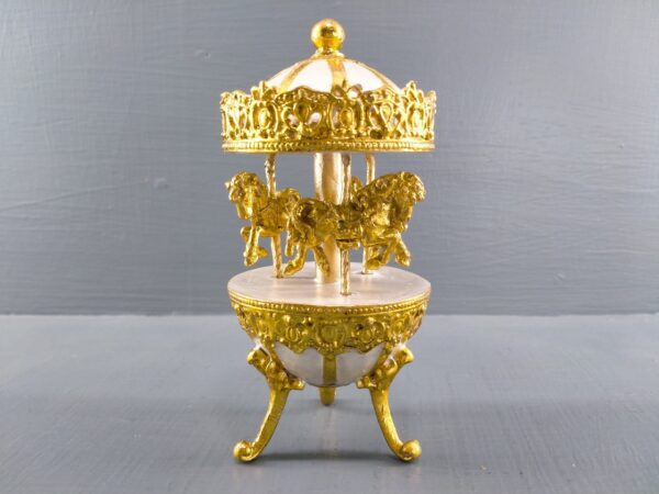 Small Carousel orn pearl white w/ GL
