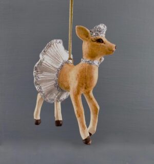 Lady deer w/ skirt pearlized