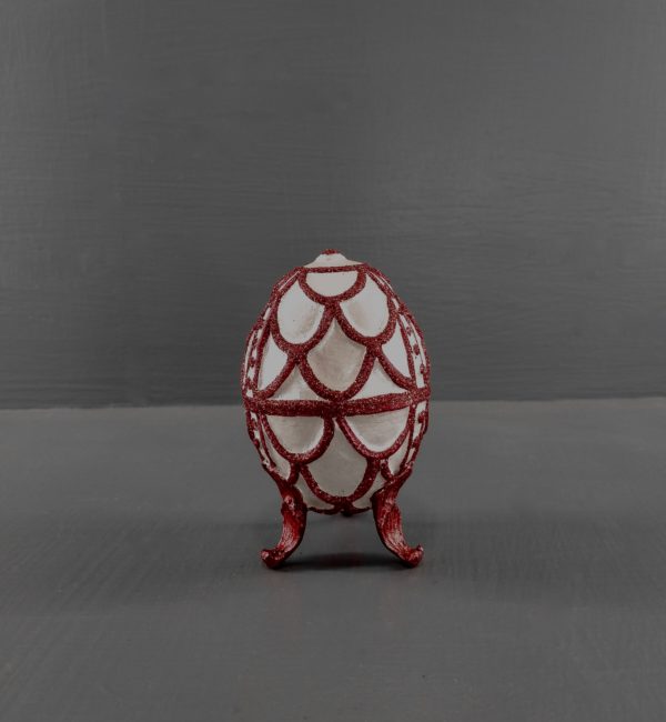 Egg tabletop Pearl white with red glitters