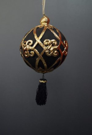 Vermicular pattern orn Black w/ tassel