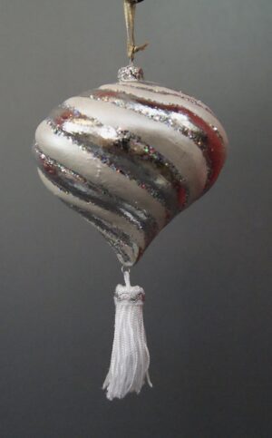 Swirl top orn White w/ tassel